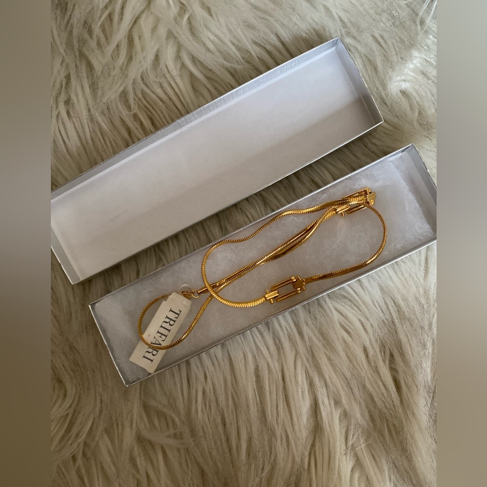 NWT gold necklace